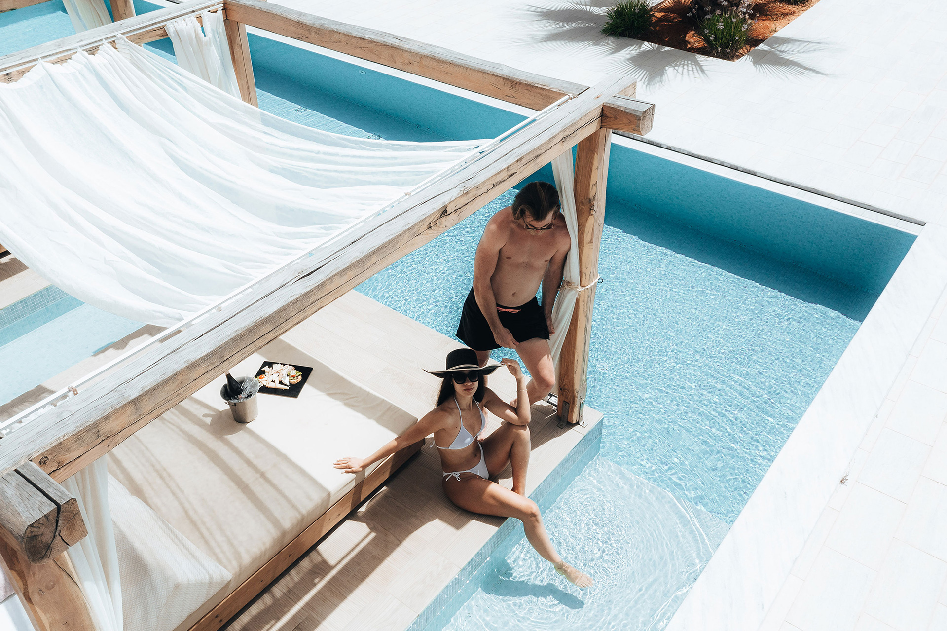 Paralos Lifestyle Beach Intro 7
